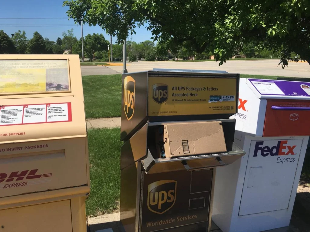 Can I Drop Off a UPS Package at a Post Office?
