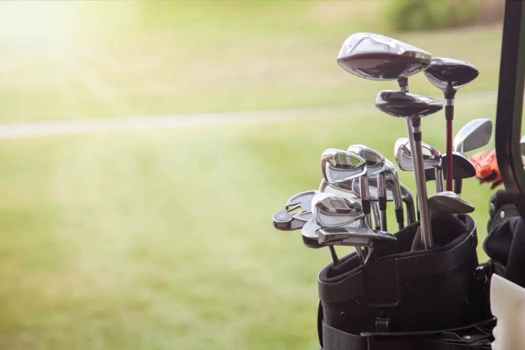 Factors to Consider when Selecting A UPS Service for Golf Club Shipment